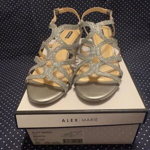 Alex Marie | EUC Women’s Maryn Silver Strappy Sandals Size 8.5